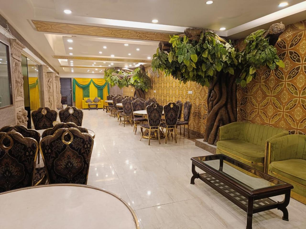 Hotel Waterfall Paschim Vihar Delhi Kültér fotó