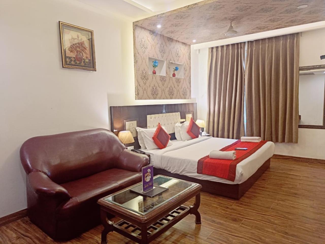 Hotel Waterfall Paschim Vihar Delhi Kültér fotó